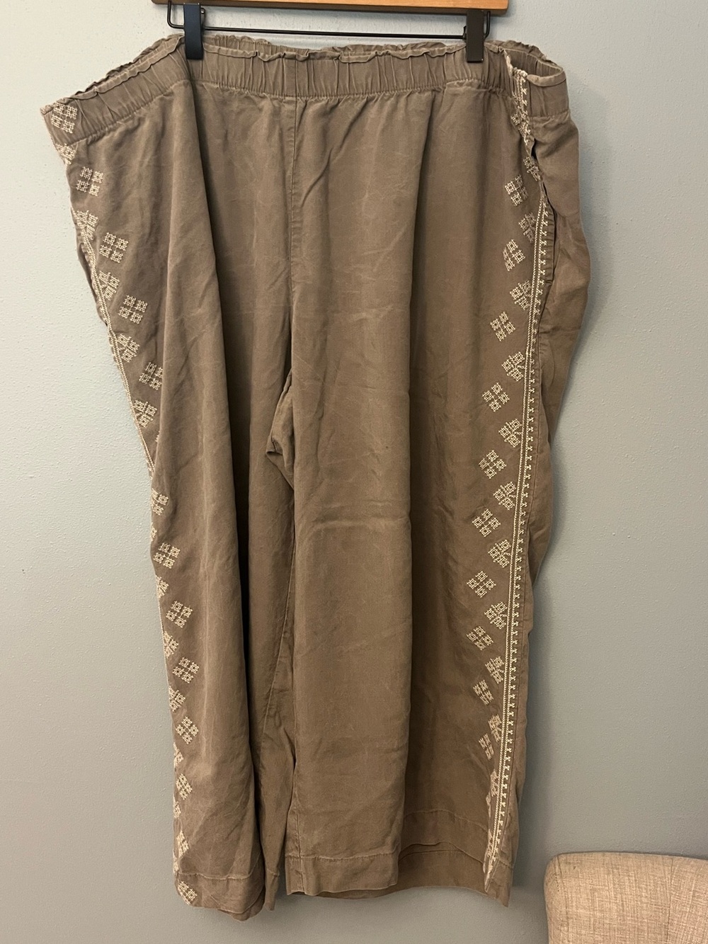 J. Jill Pure Jill Embroidered Wide Leg Crop Pants